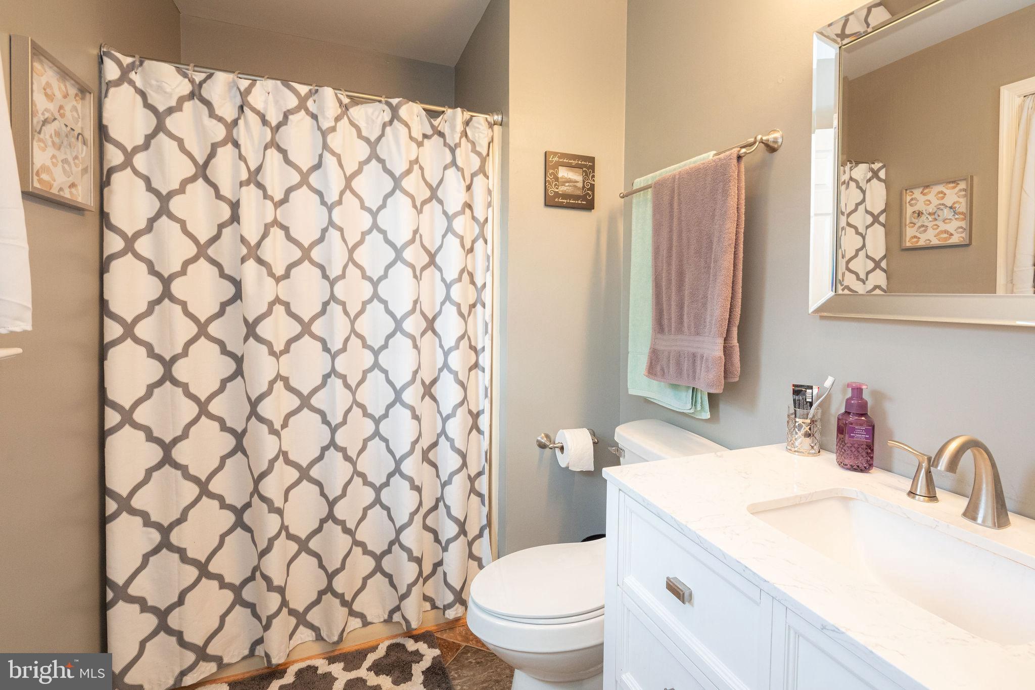 TWIN PONDS - Residential