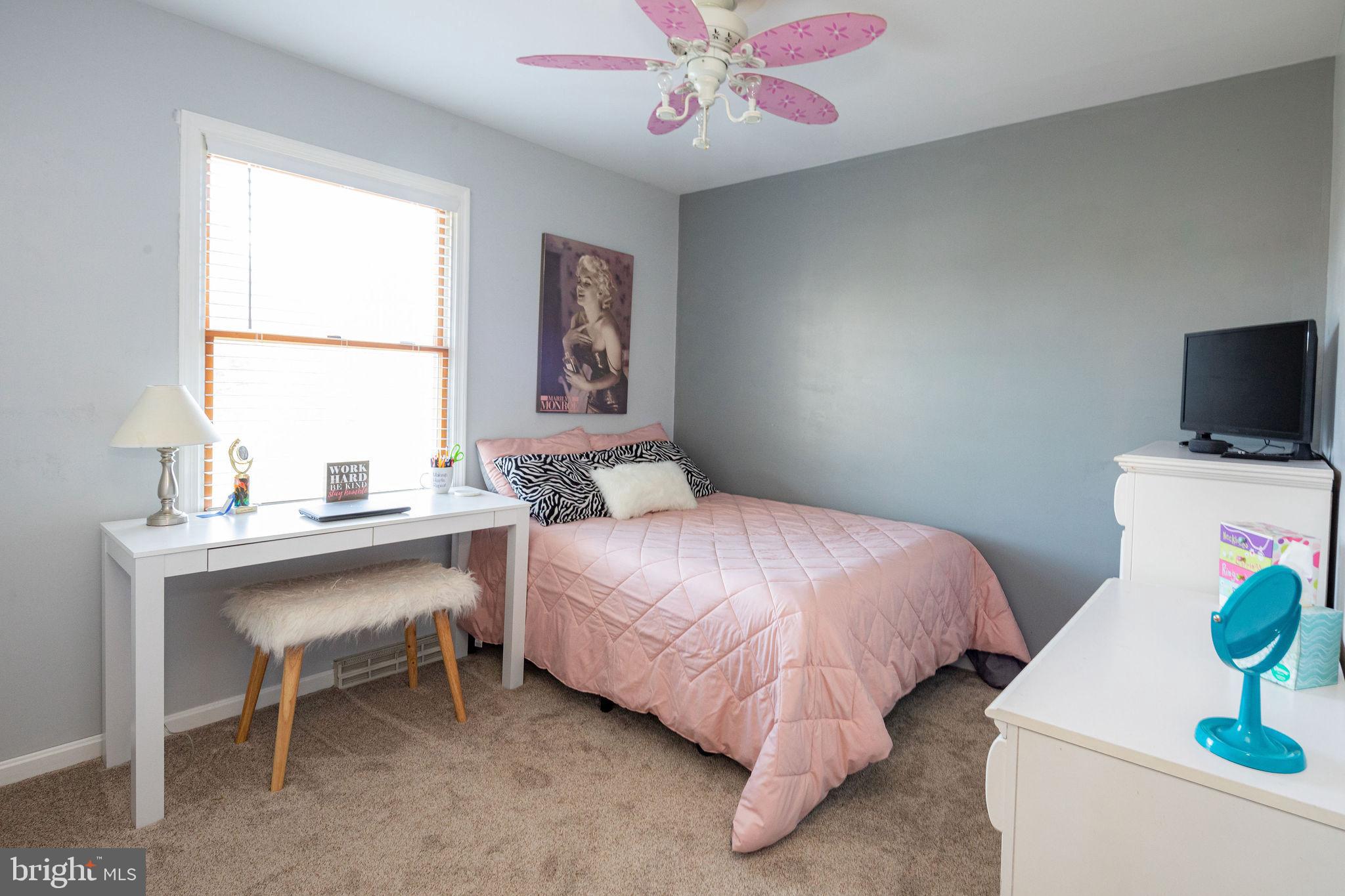 TWIN PONDS - Residential