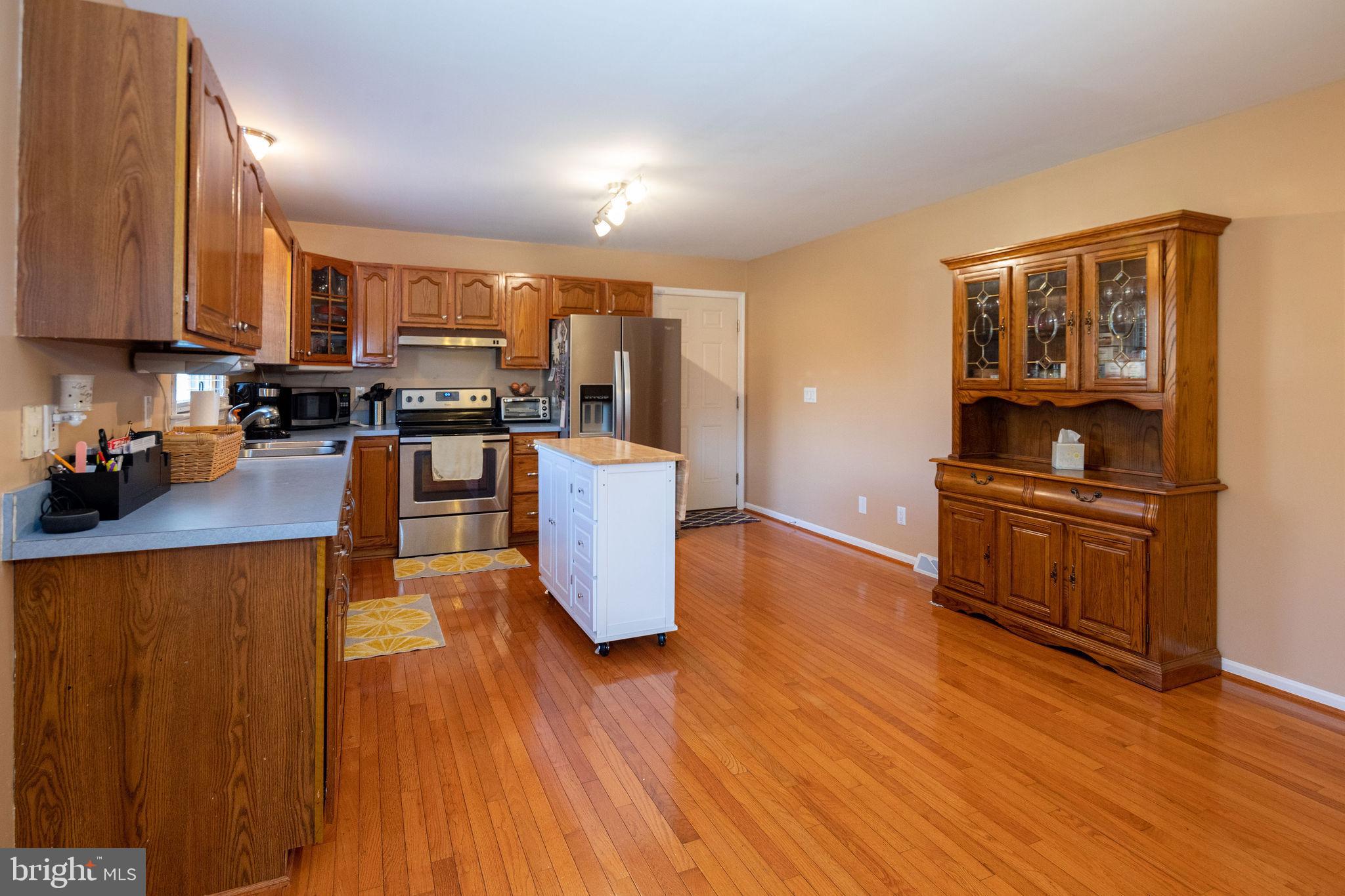 TWIN PONDS - Residential