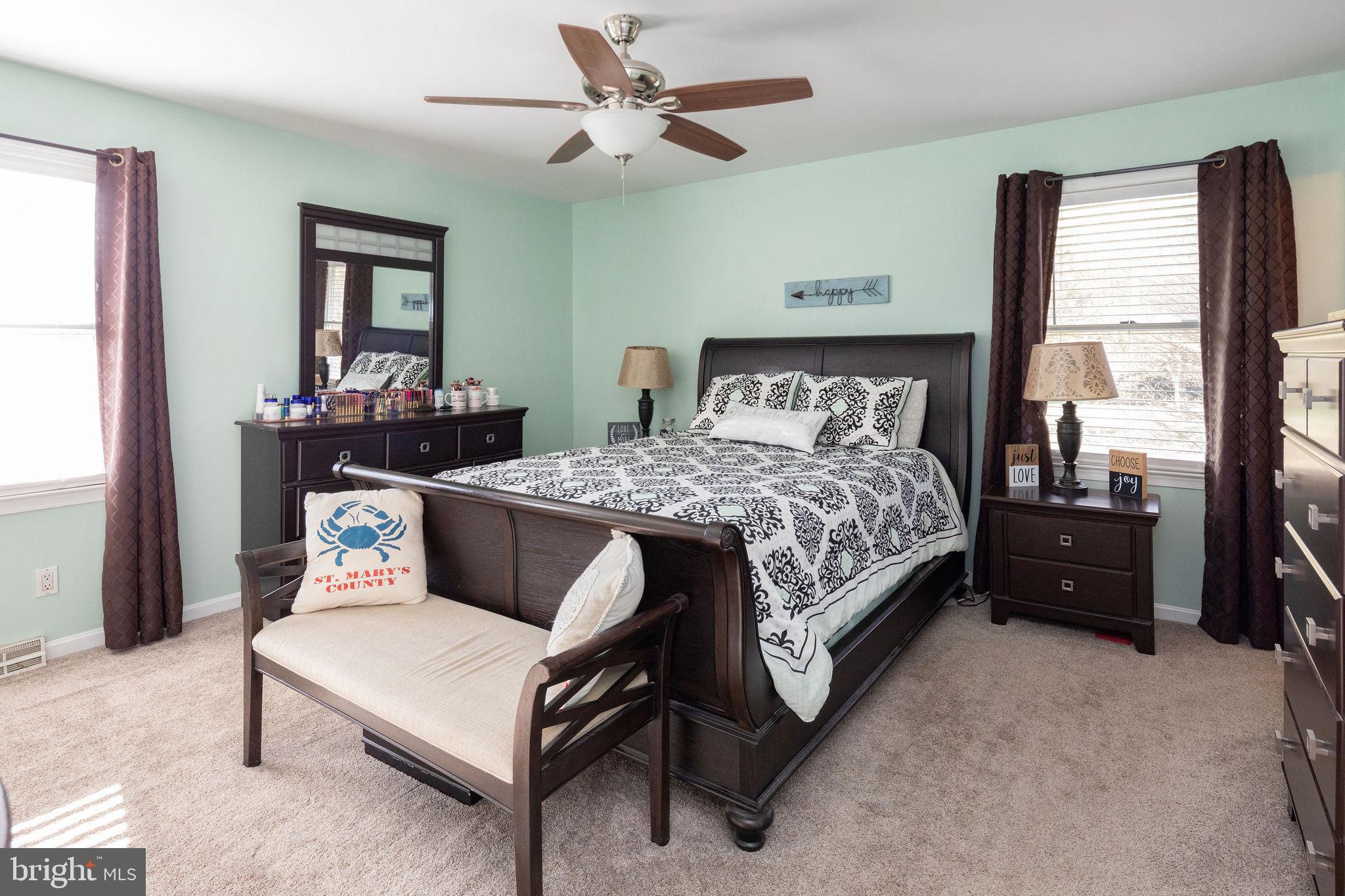 TWIN PONDS - Residential