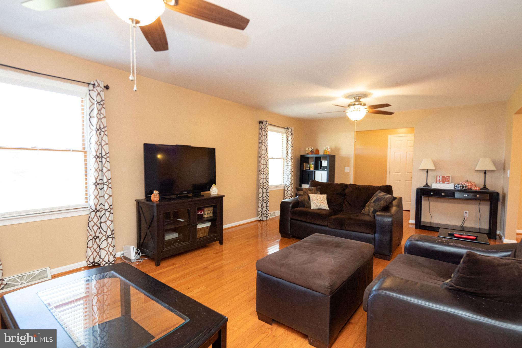 TWIN PONDS - Residential