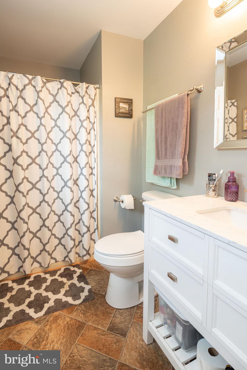 TWIN PONDS - Residential