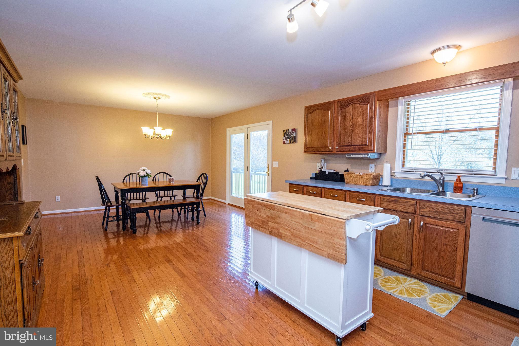 TWIN PONDS - Residential