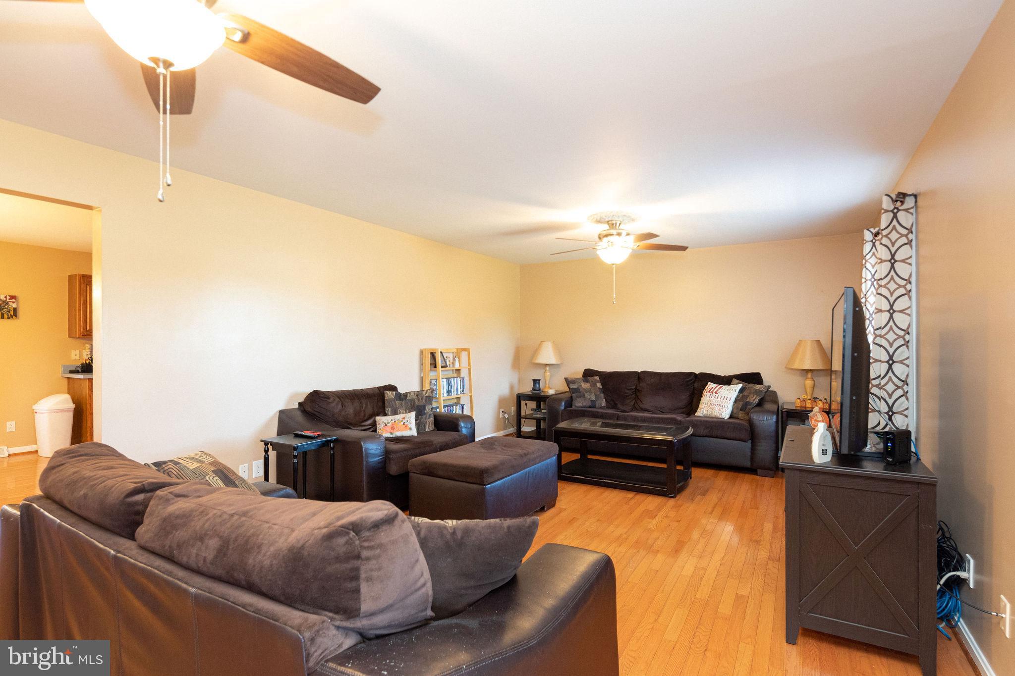 TWIN PONDS - Residential