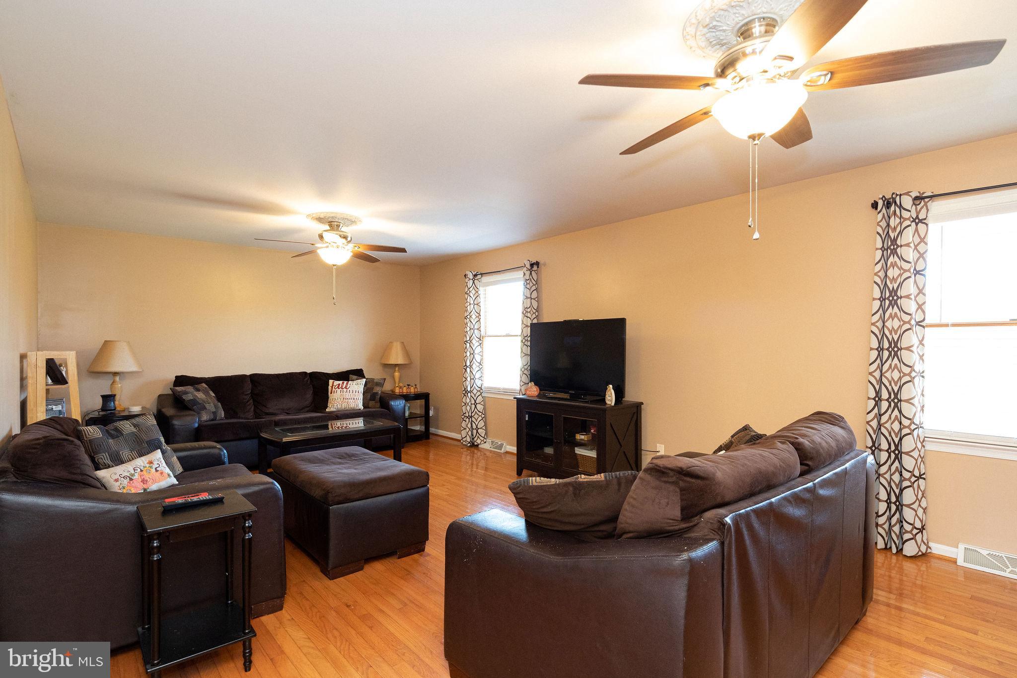 TWIN PONDS - Residential