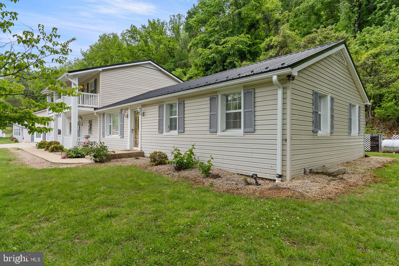 PINE GROVE ROAD - Residential