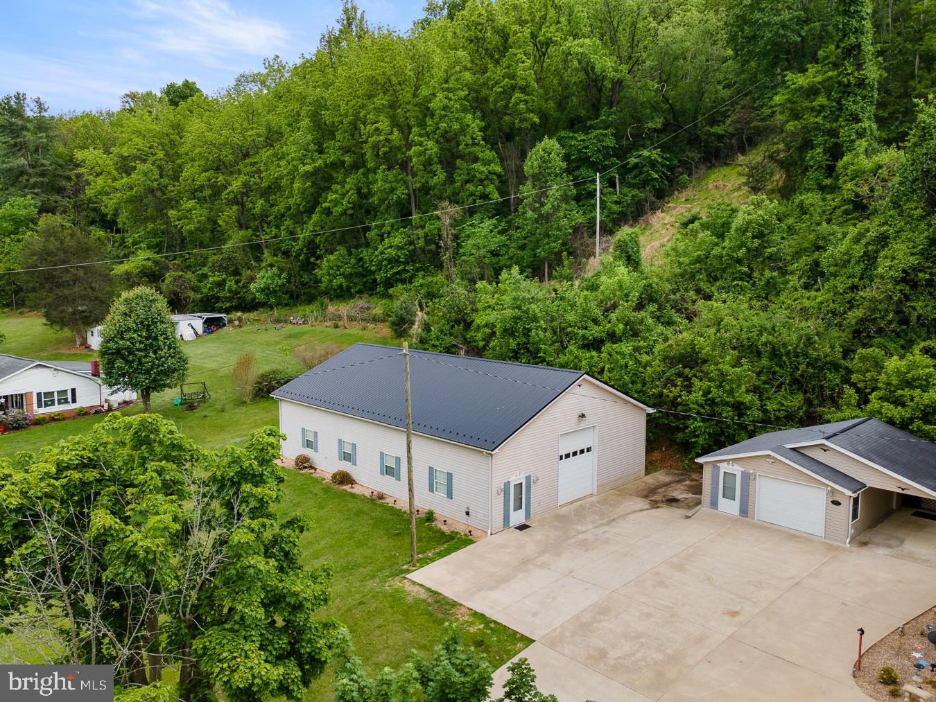 PINE GROVE ROAD - Residential