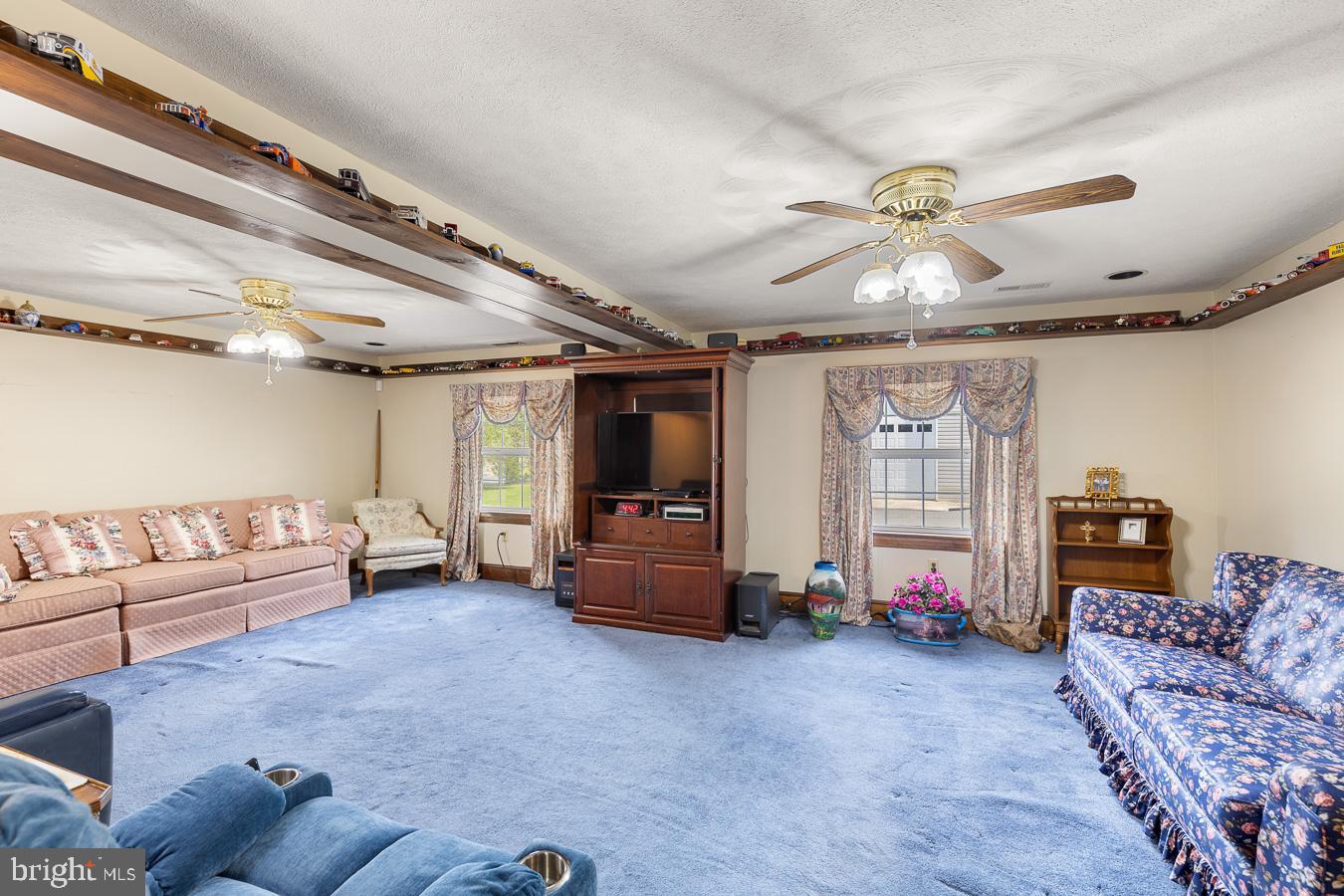 PINE GROVE ROAD - Residential
