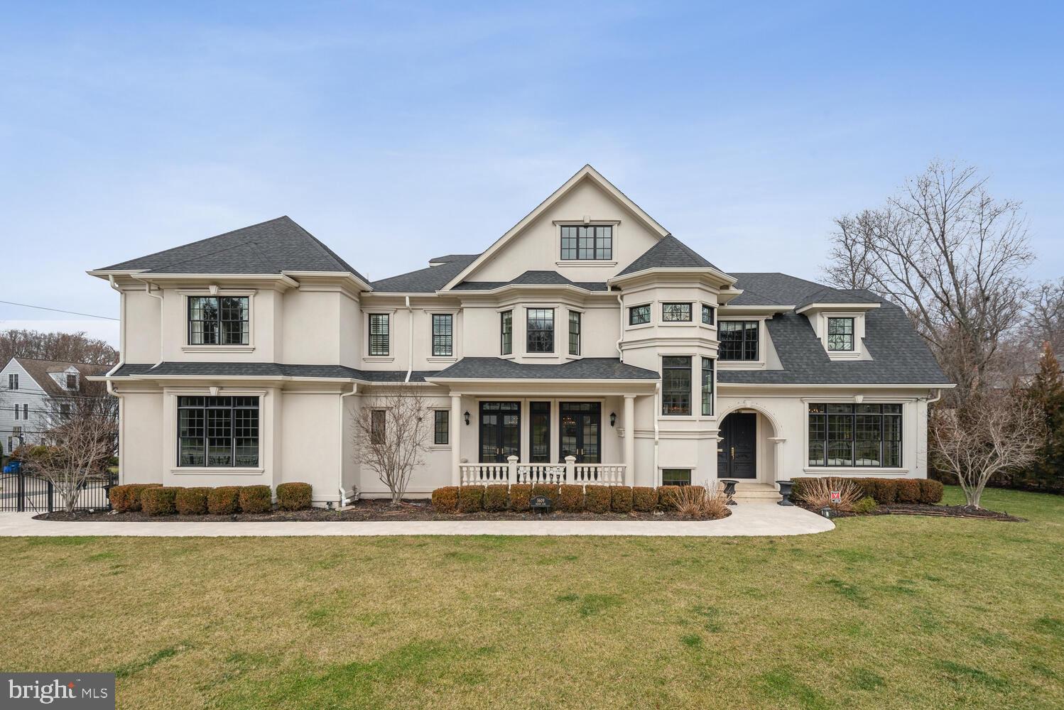 ENGLISH VILLAGE - Residential