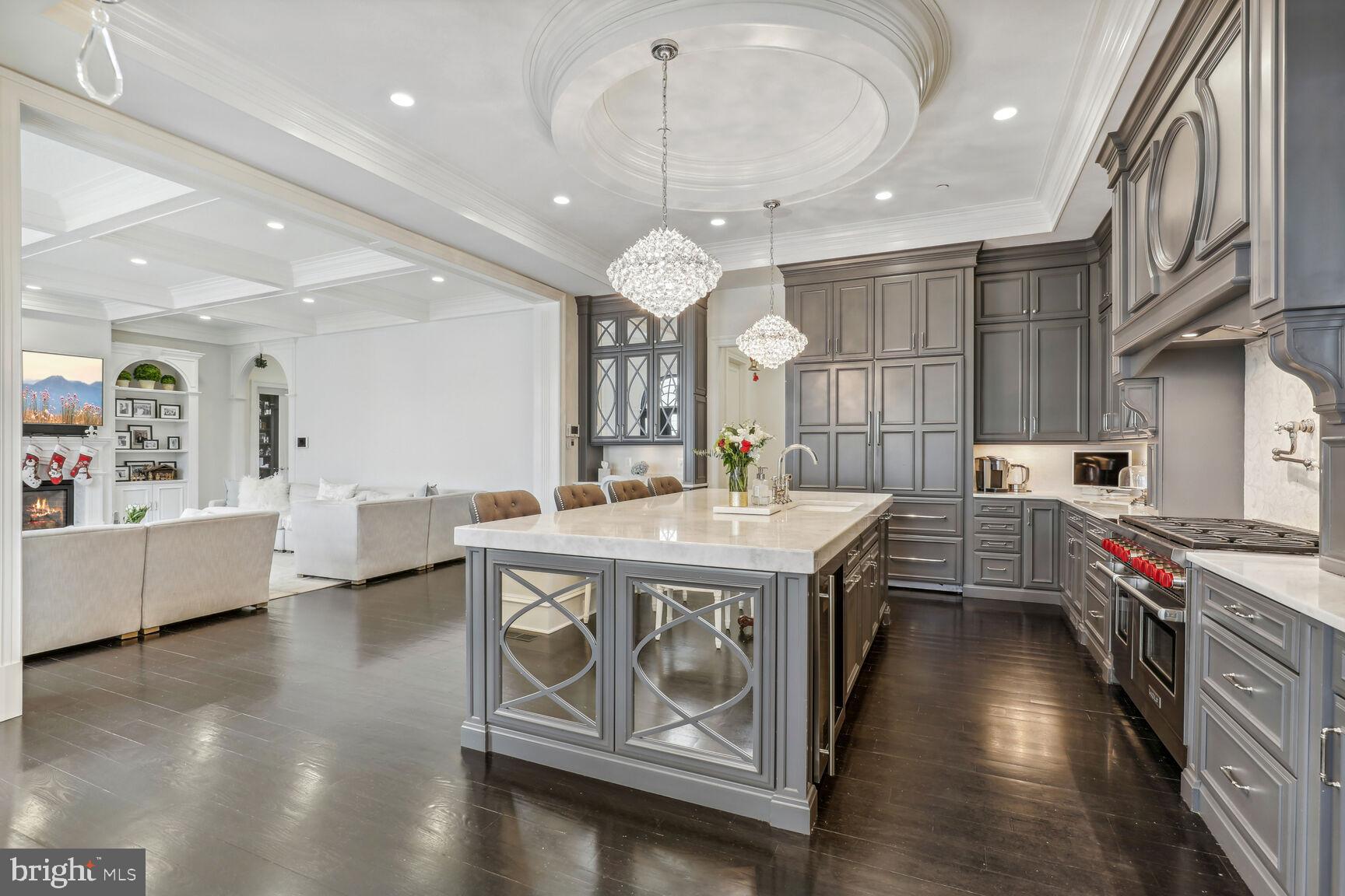 ENGLISH VILLAGE - Residential