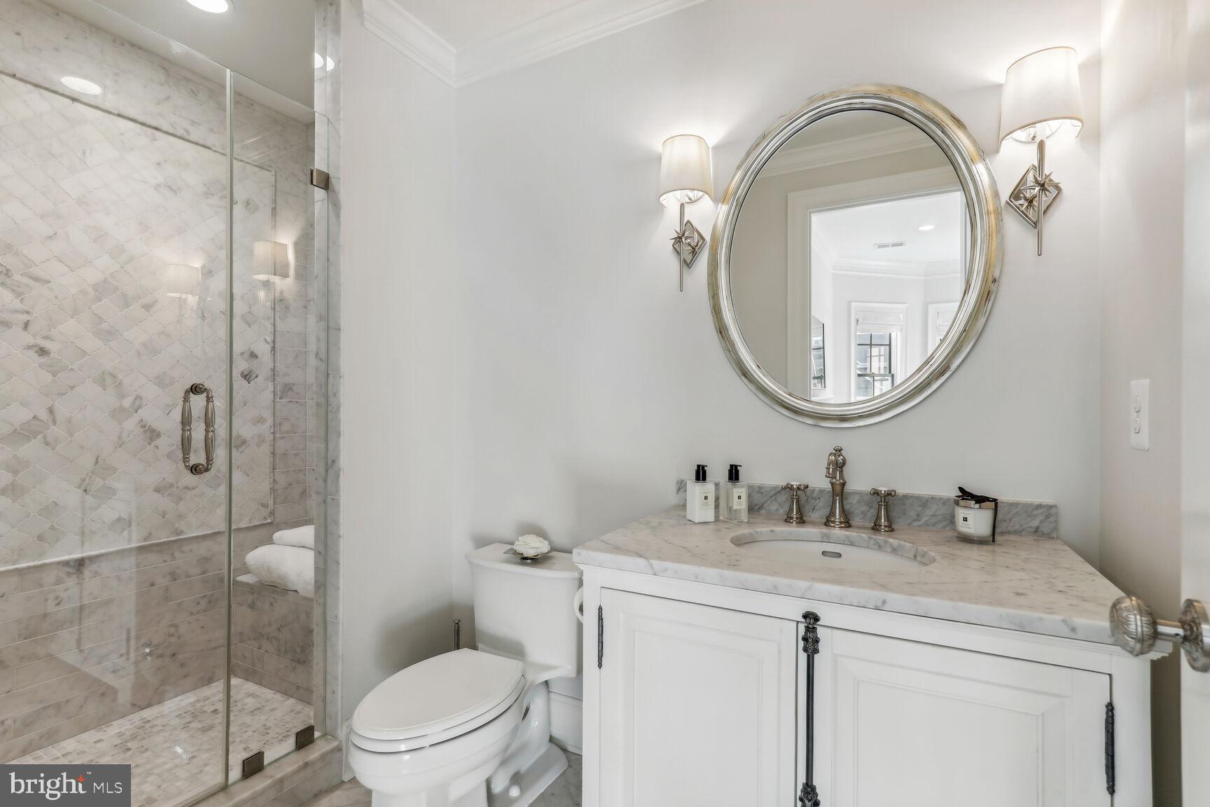 ENGLISH VILLAGE - Residential