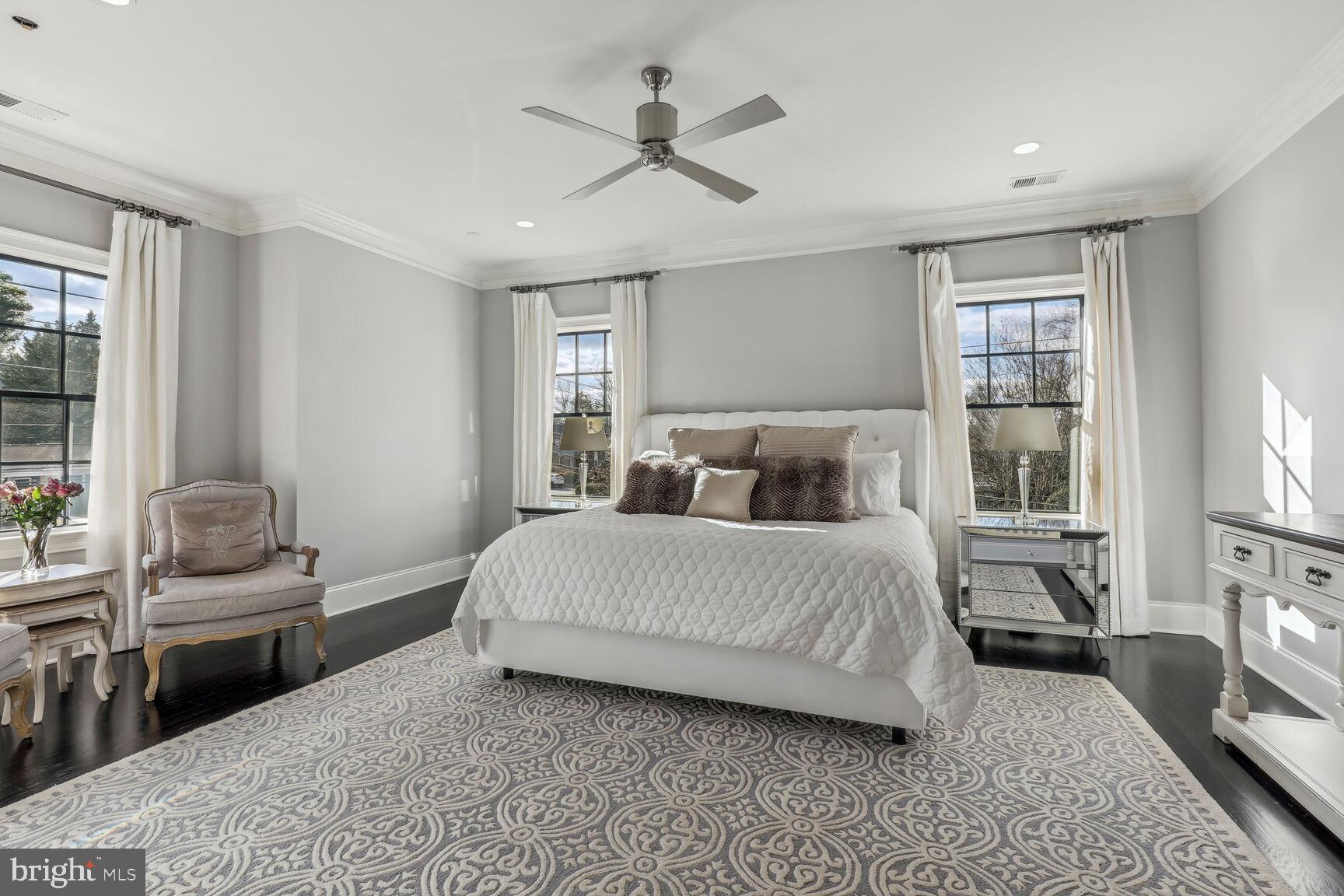 ENGLISH VILLAGE - Residential