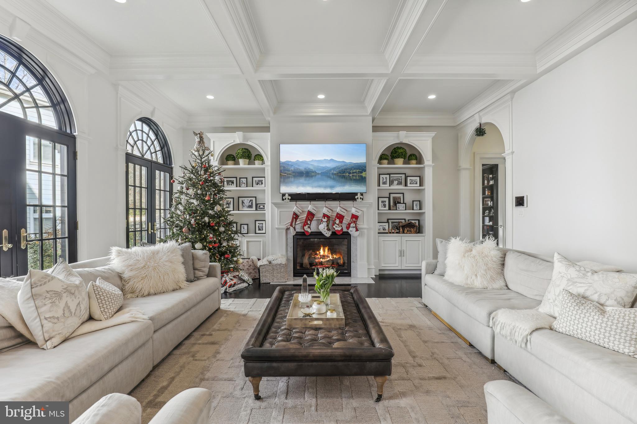 ENGLISH VILLAGE - Residential