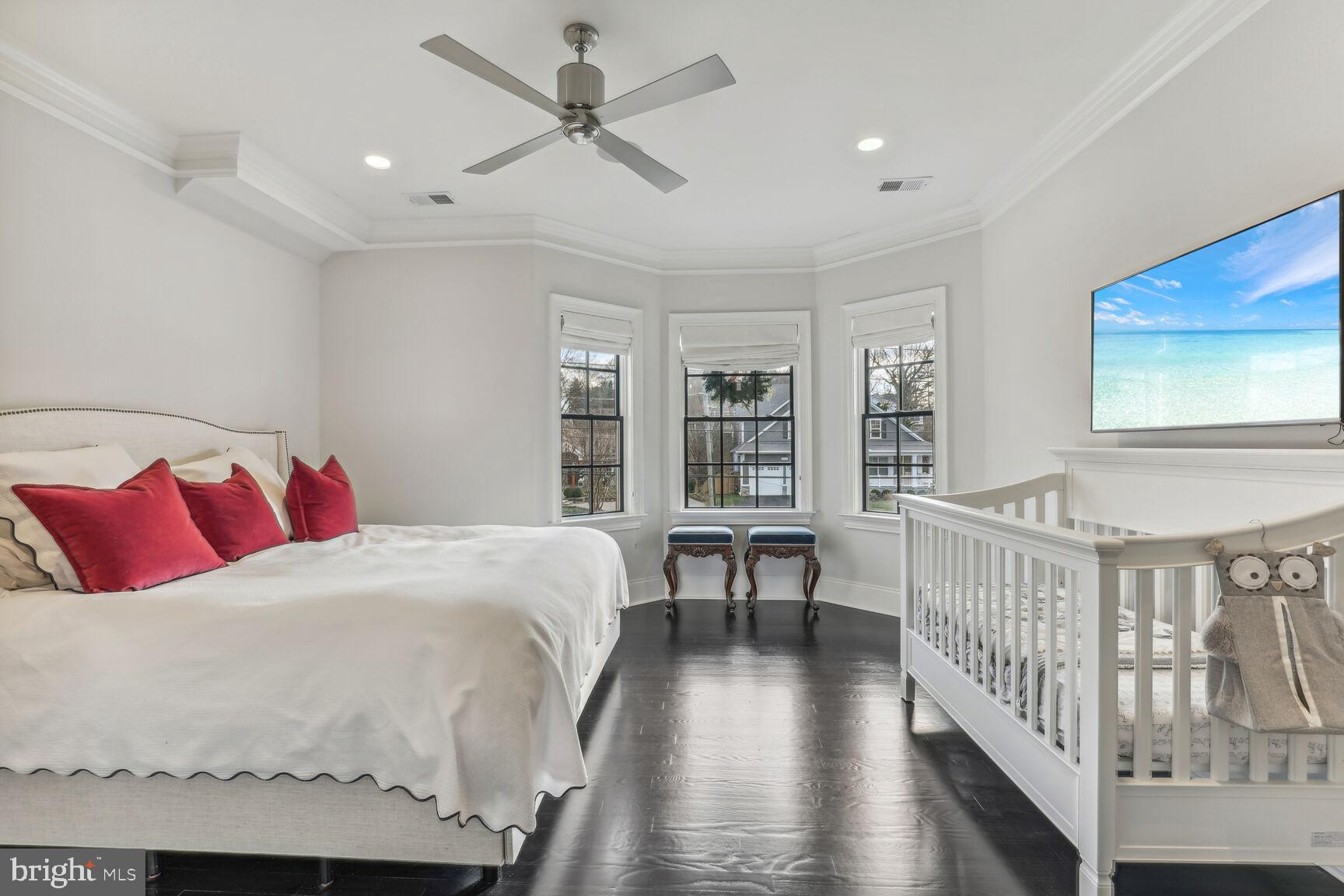 ENGLISH VILLAGE - Residential