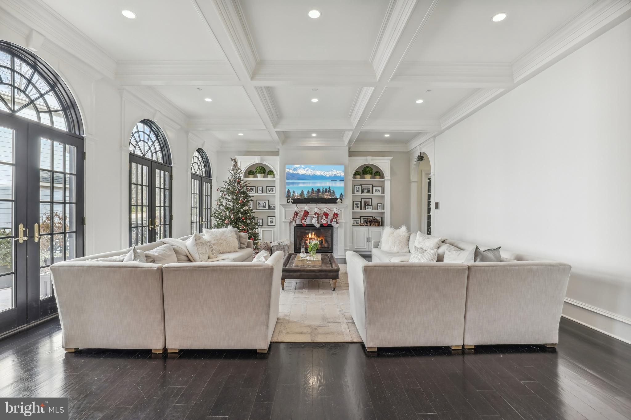 ENGLISH VILLAGE - Residential