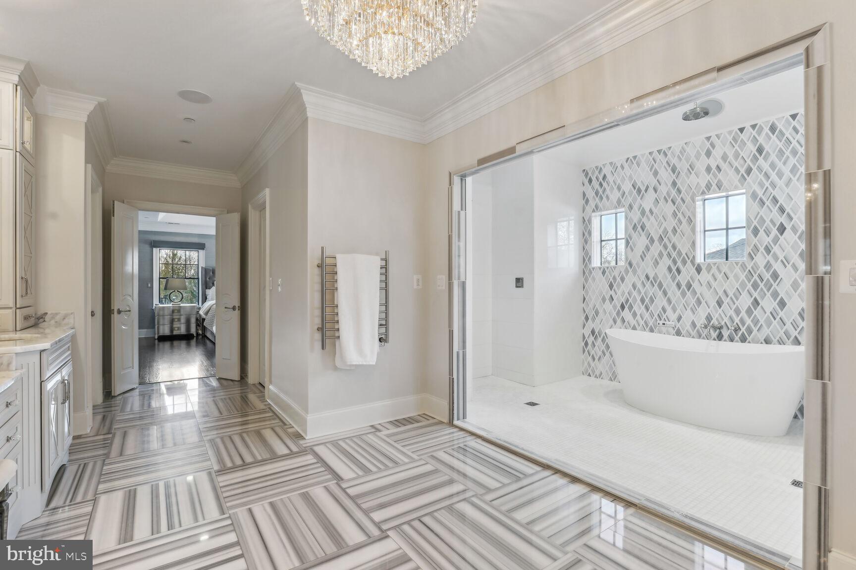 ENGLISH VILLAGE - Residential