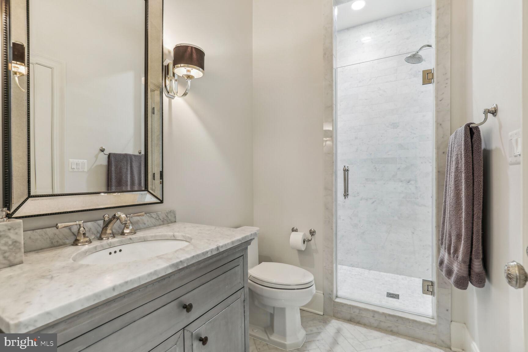 ENGLISH VILLAGE - Residential