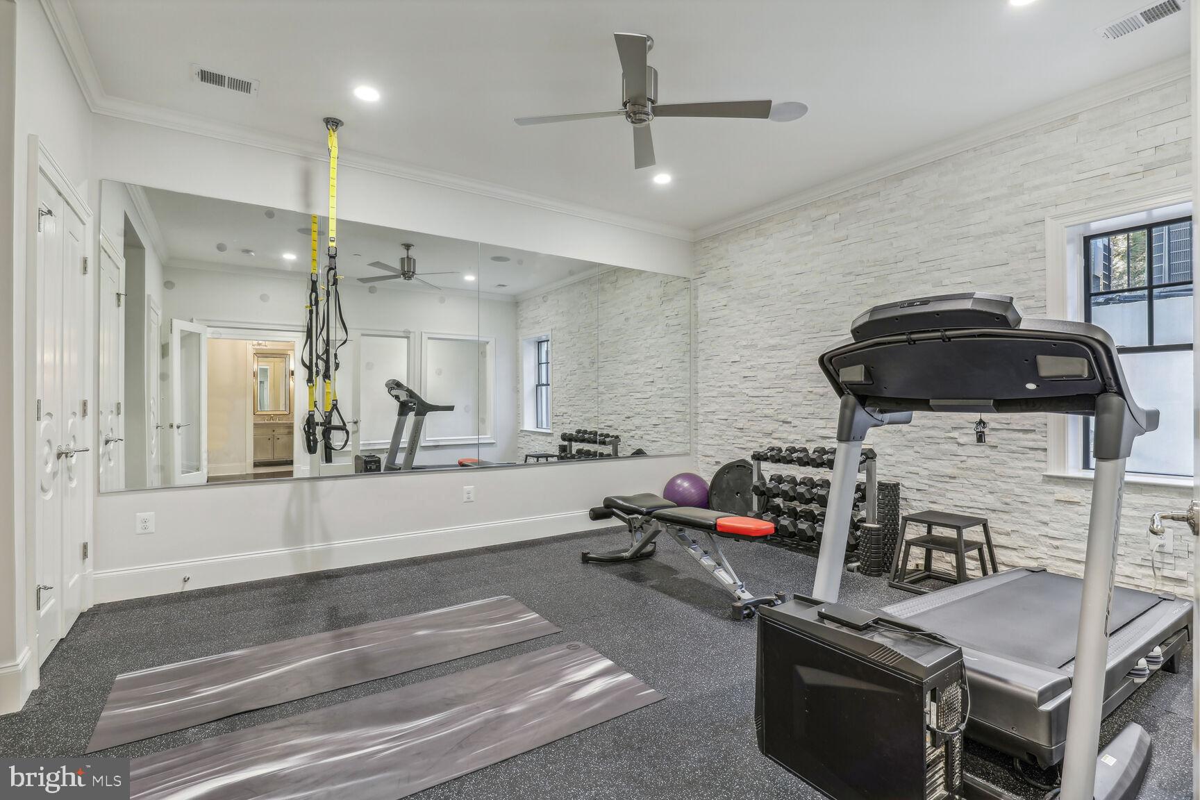 ENGLISH VILLAGE - Residential