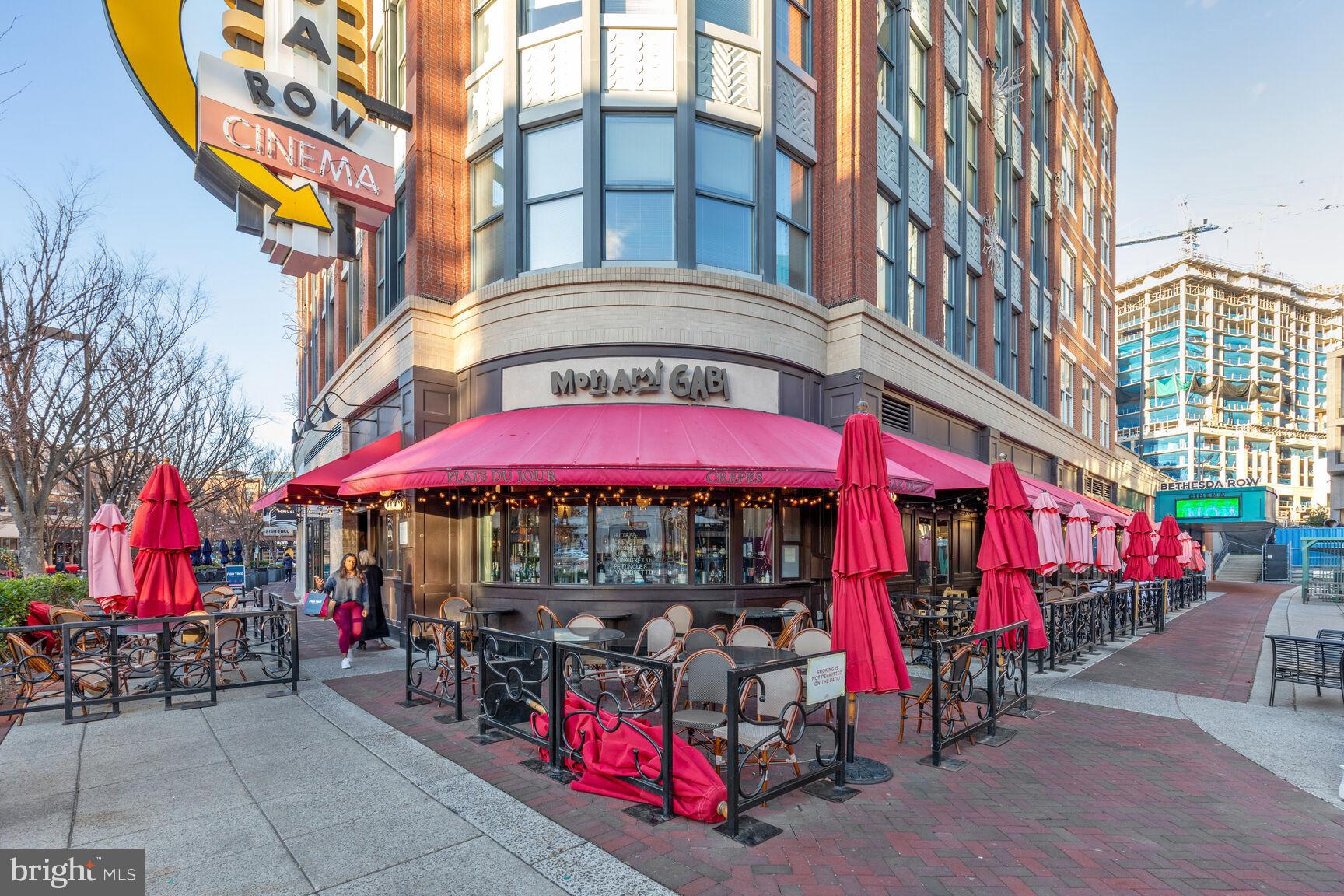 ENGLISH VILLAGE - Residential