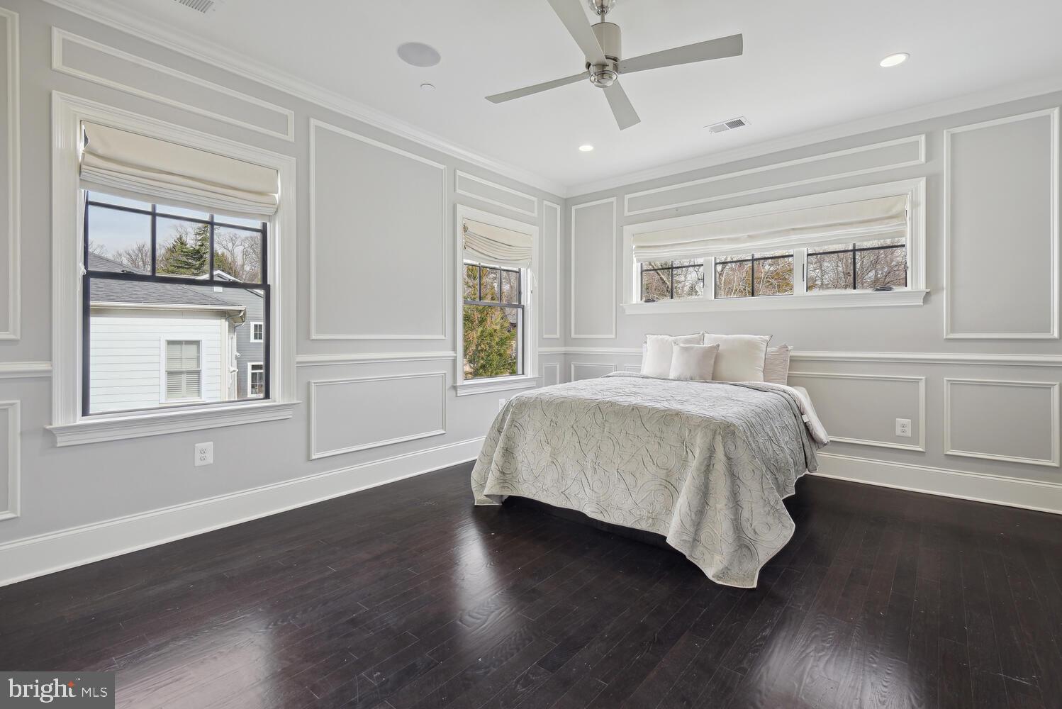 ENGLISH VILLAGE - Residential