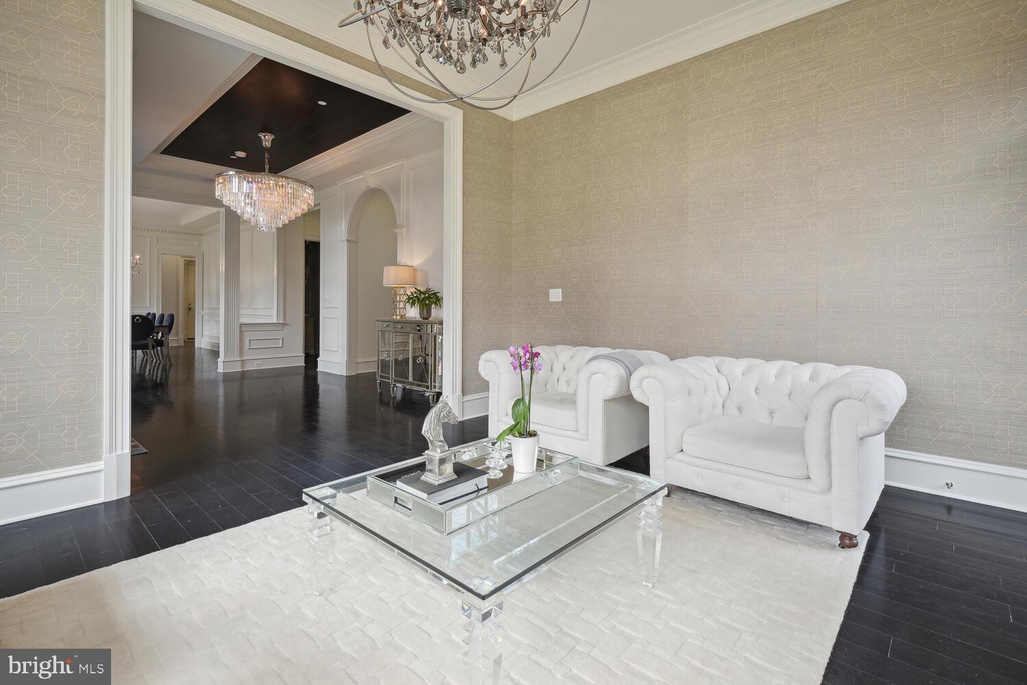 ENGLISH VILLAGE - Residential