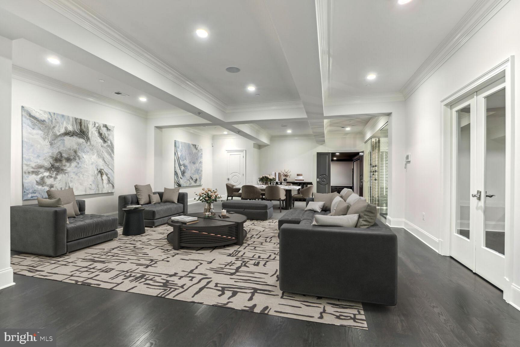 ENGLISH VILLAGE - Residential