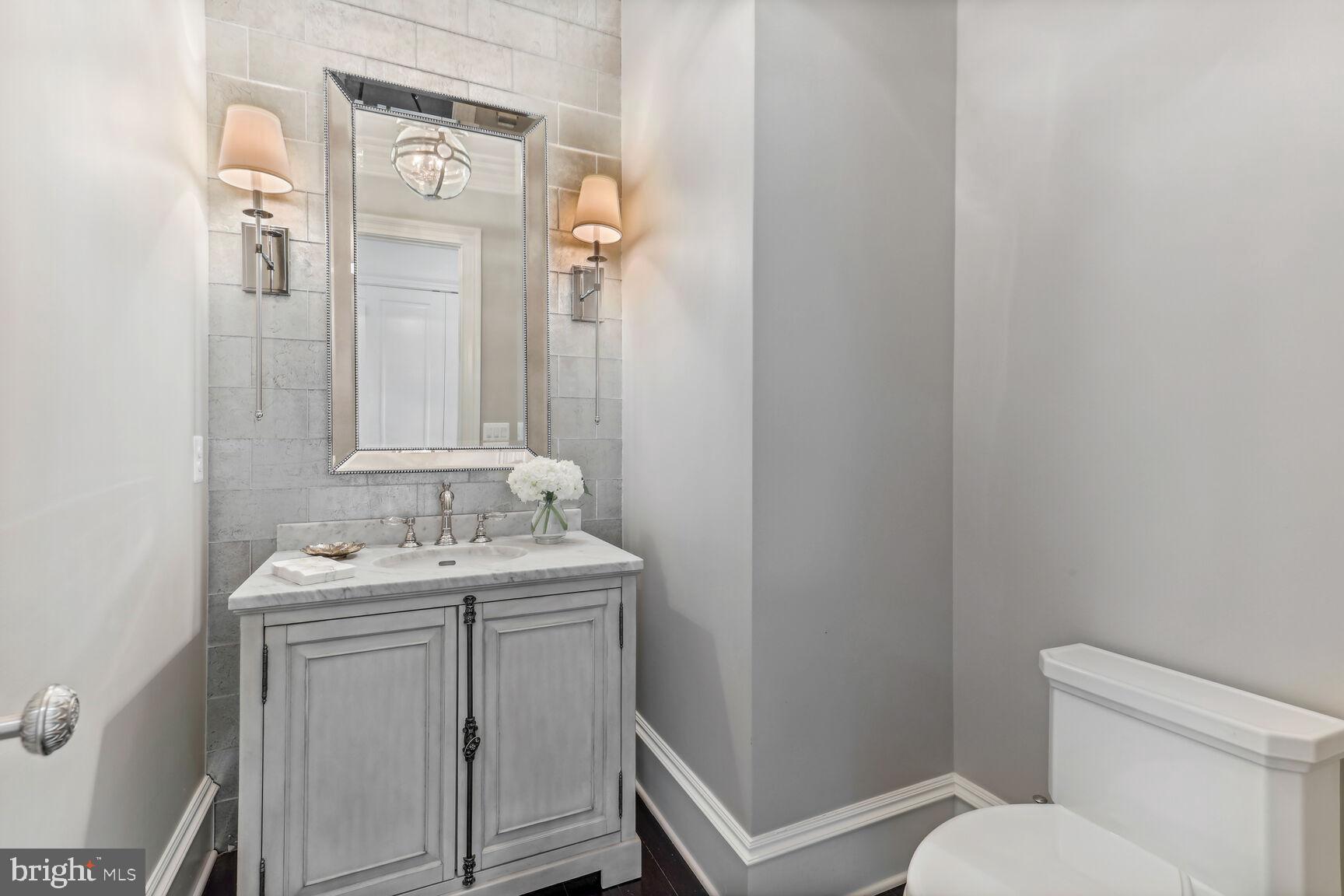 ENGLISH VILLAGE - Residential