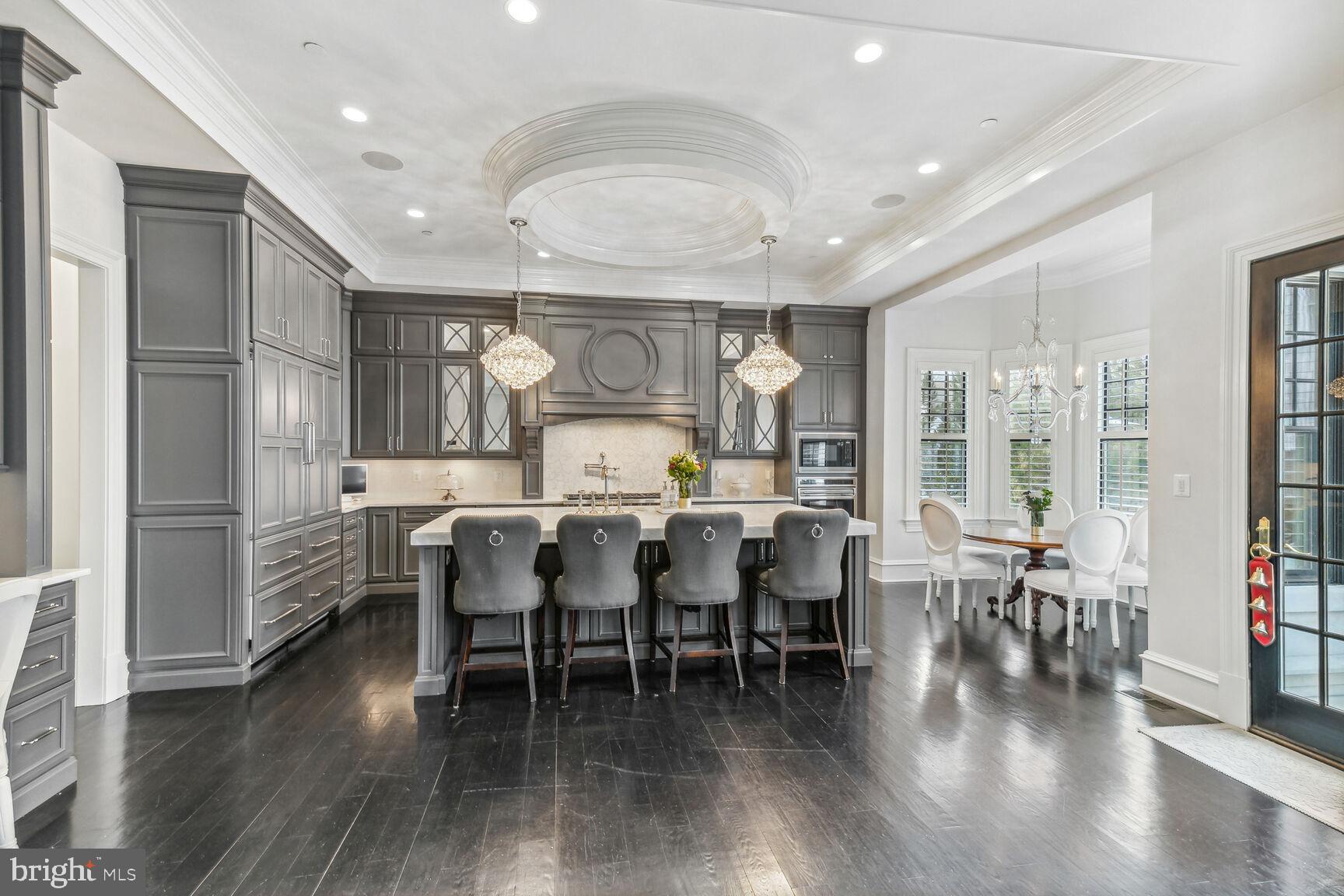 ENGLISH VILLAGE - Residential