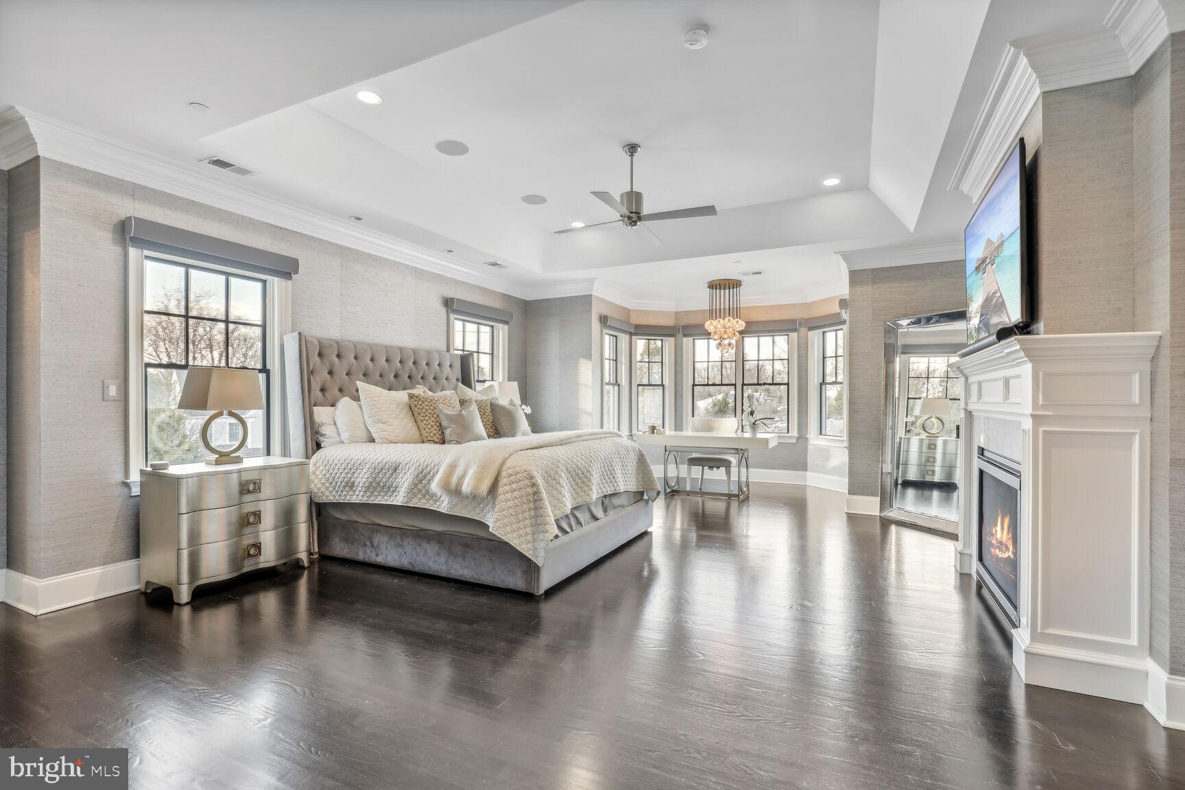 ENGLISH VILLAGE - Residential