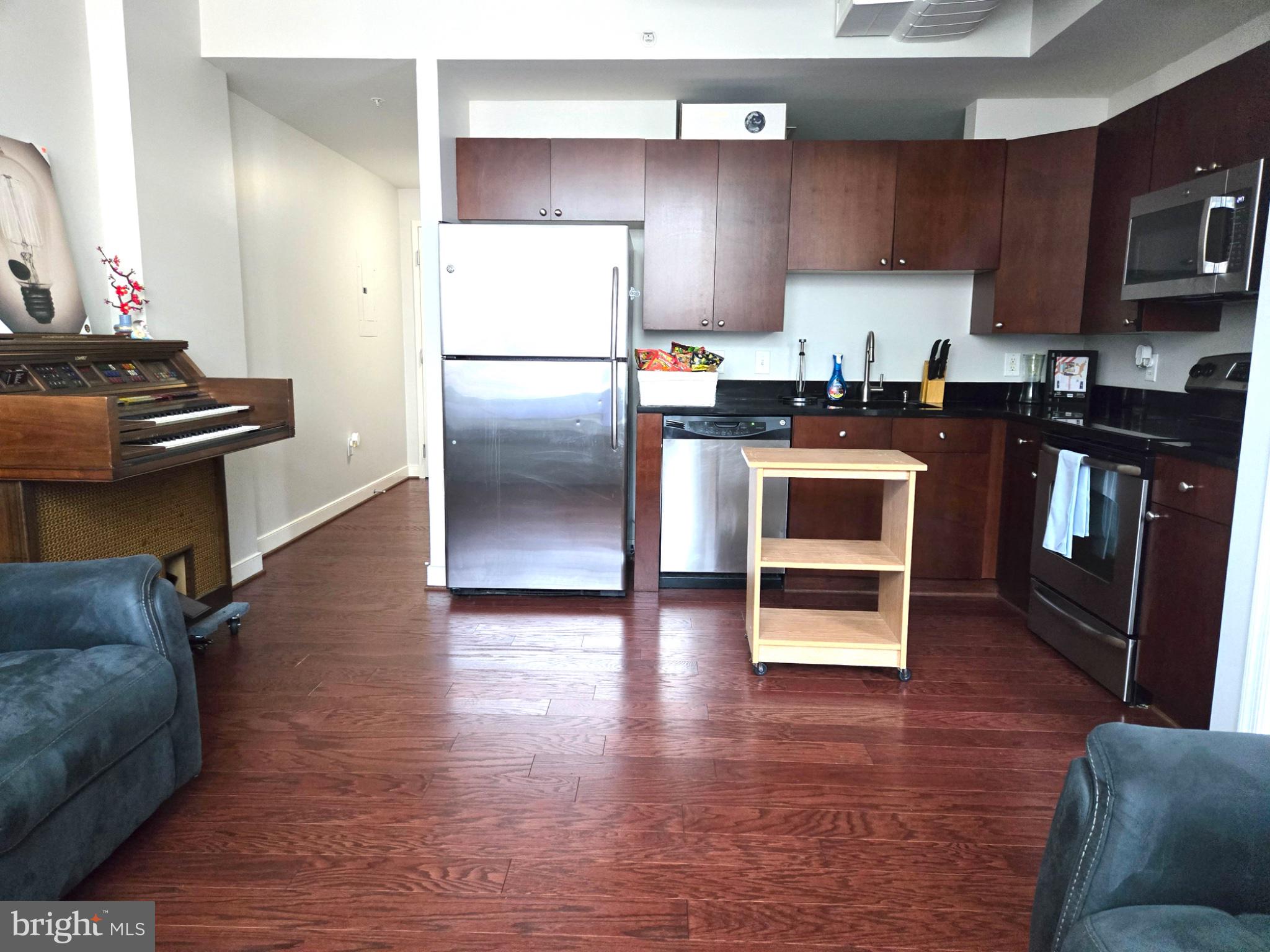 155 POTOMAC PSGE 405