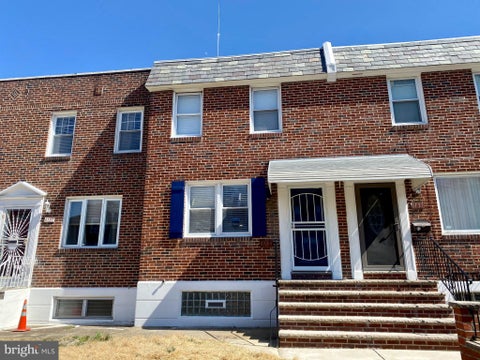 Townhouse For Sale - 6135 N Warnock Street<br/> PHILADELPHIA, PA 19141