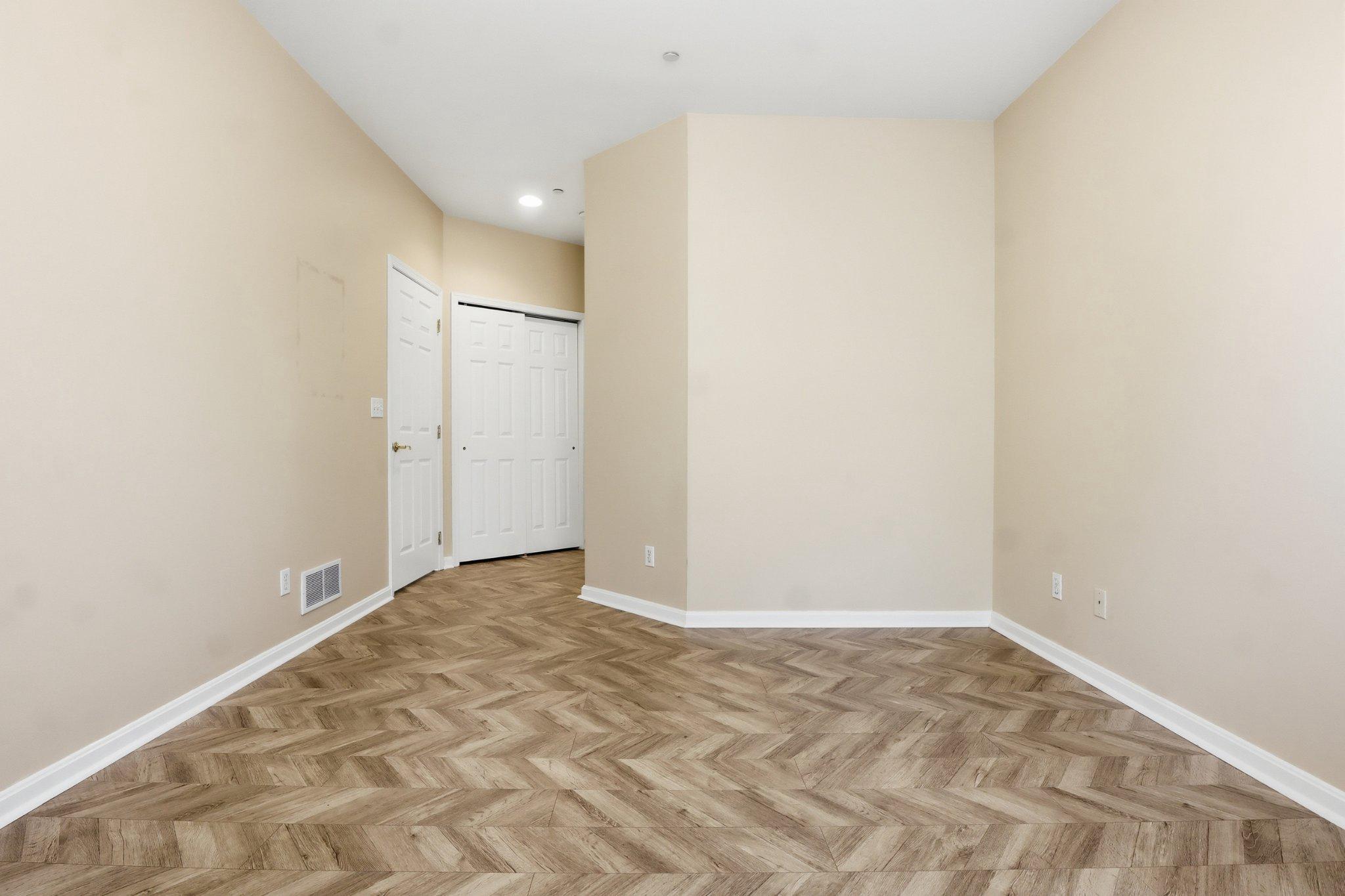 GREENLEIGH AT REGENT'S GLEN - Residential