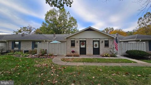 Photo of 446 Valleybrook Drive, LANCASTER, PA 17601 (MLS # PALA2078068)