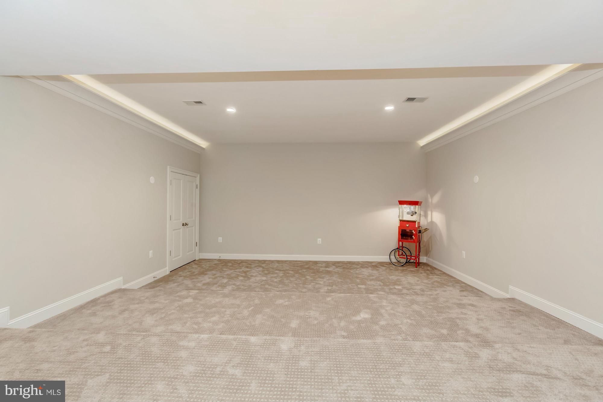 RIVER OAKS - Residential