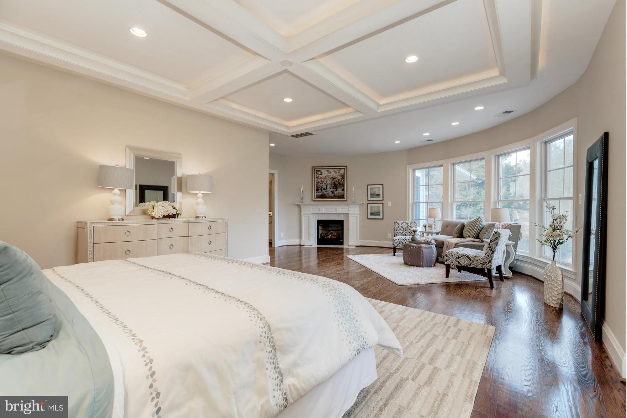 RIVER OAKS - Residential