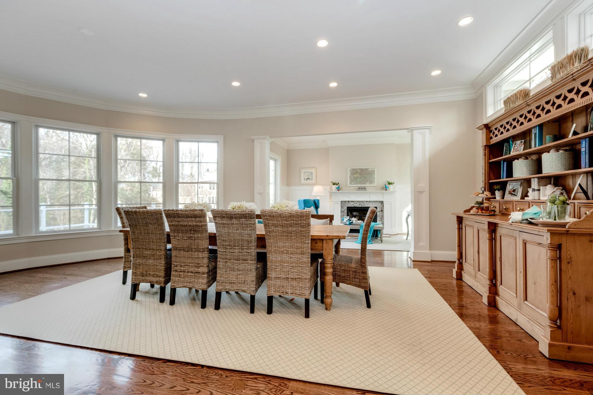 RIVER OAKS - Residential