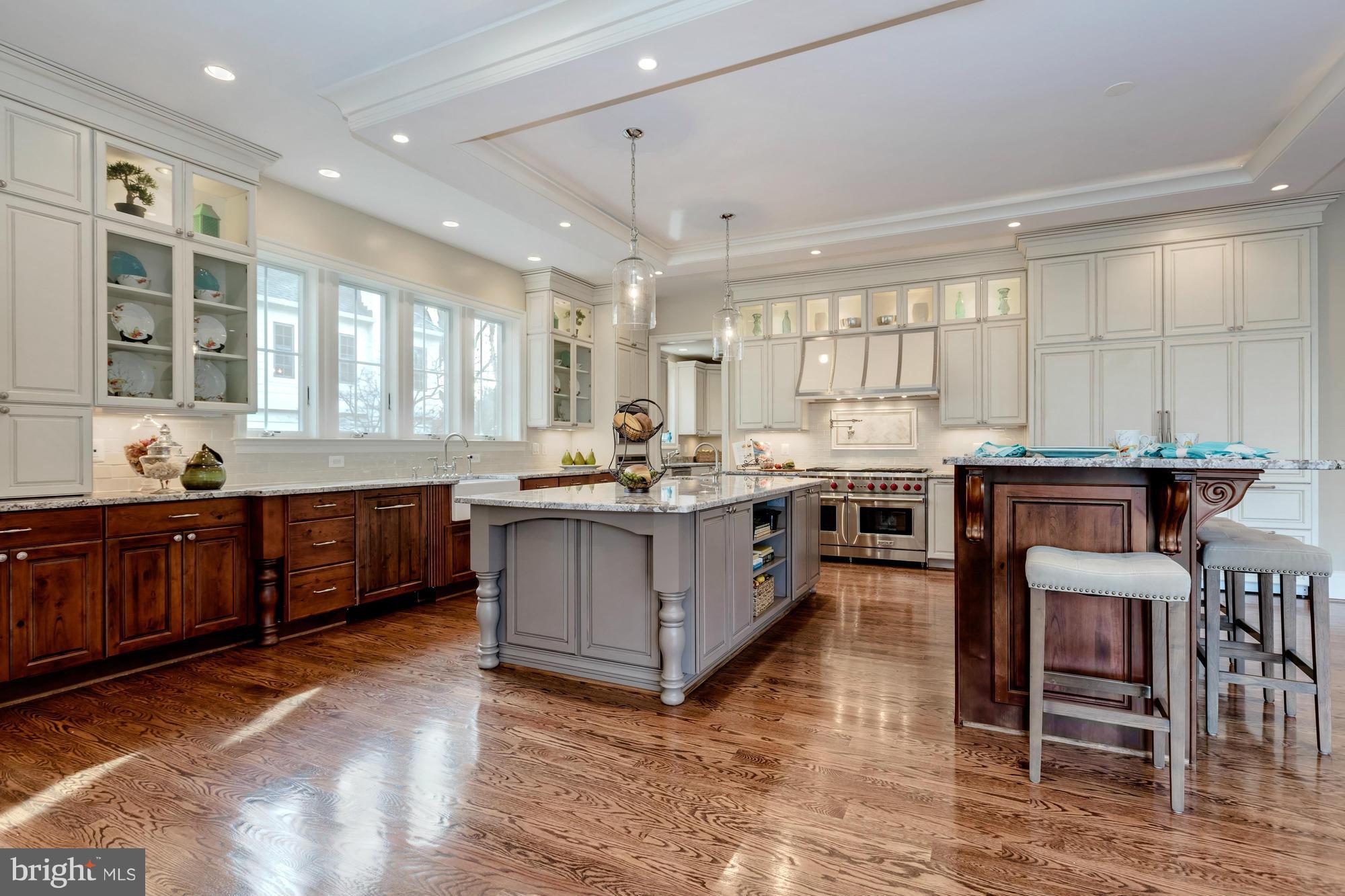 RIVER OAKS - Residential