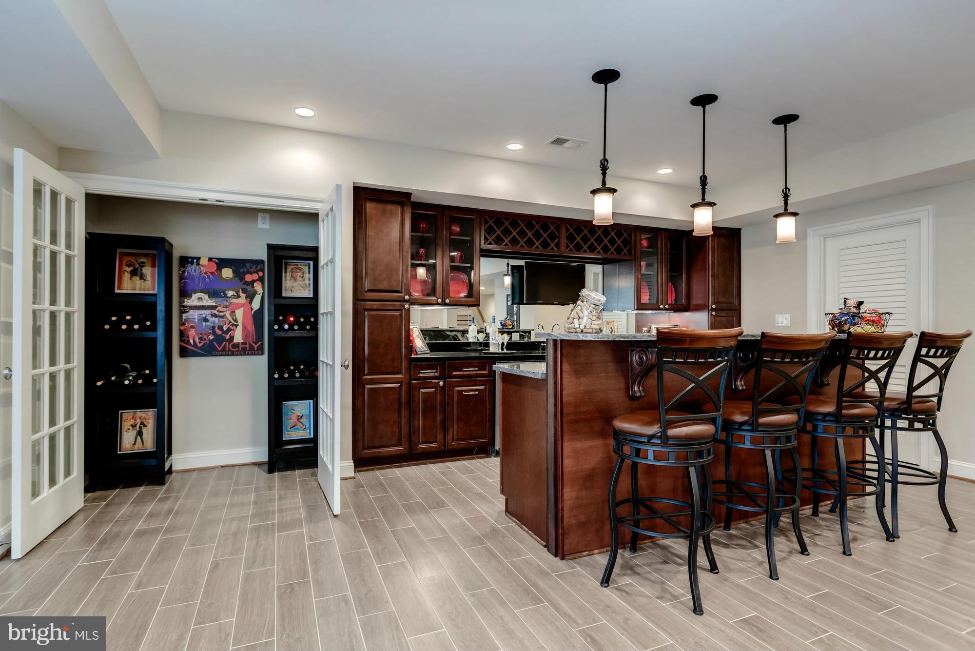 RIVER OAKS - Residential