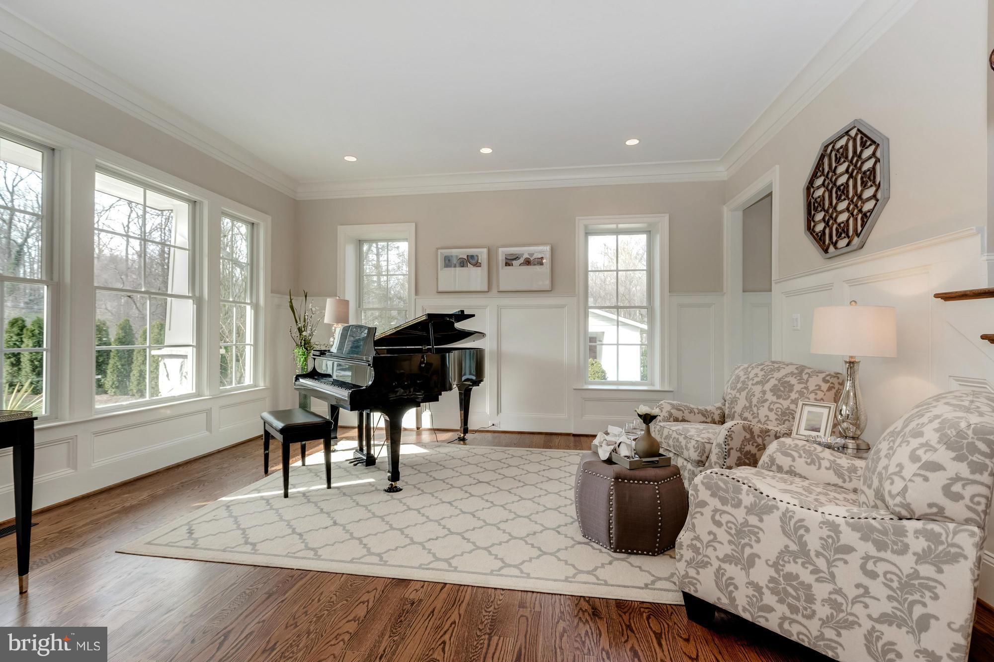 RIVER OAKS - Residential