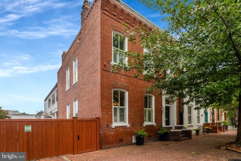 Photo of 1215 Duke Street, ALEXANDRIA, VA 22314 (MLS # VAAX2066730)