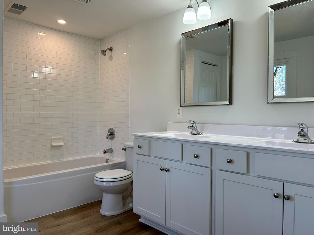Photo of 15 Maryland Avenue, BRUNSWICK, MD 21716 (MLS # MDFR2072662)