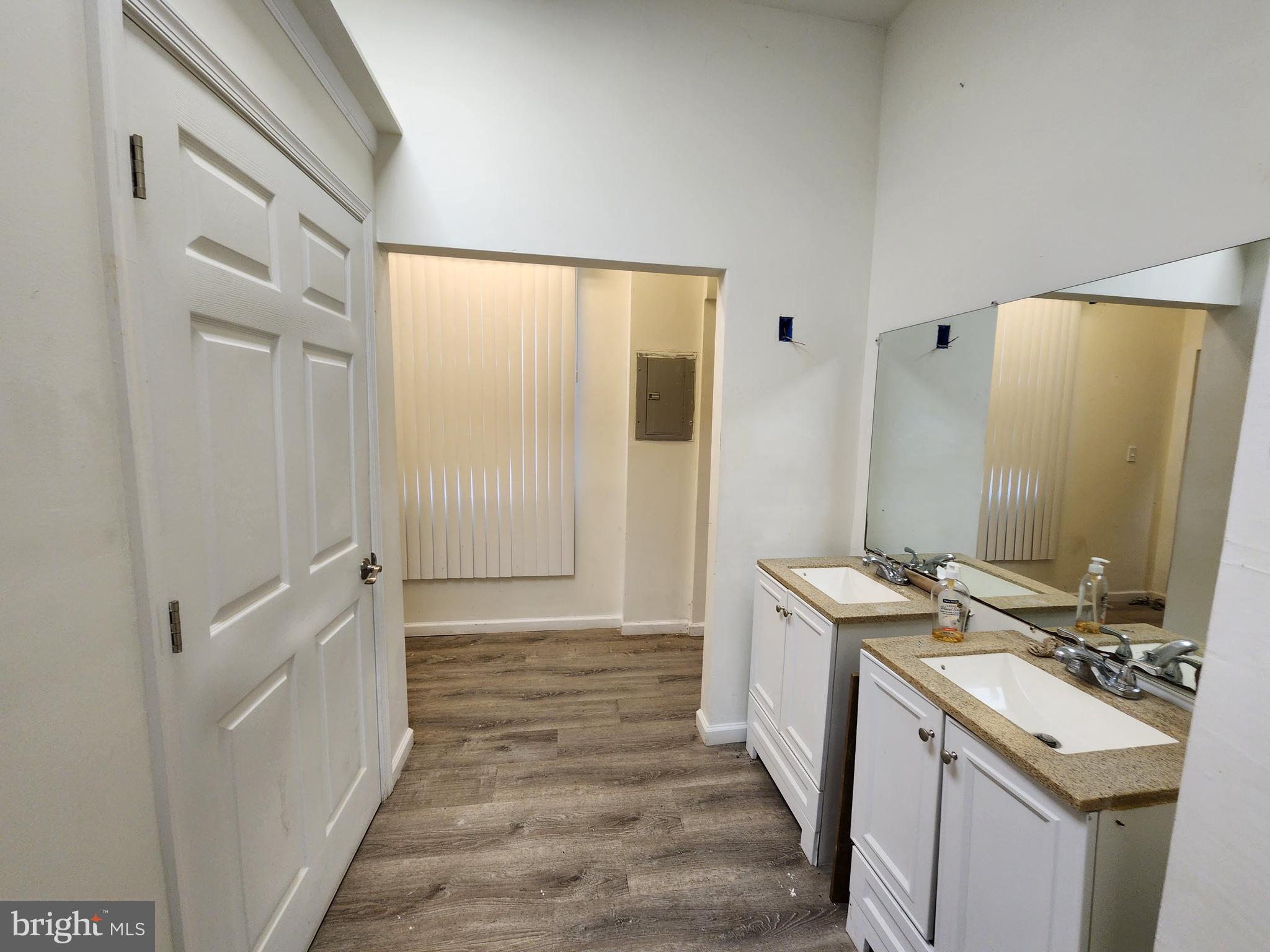 SANDTOWN-WINCHESTER - Residential