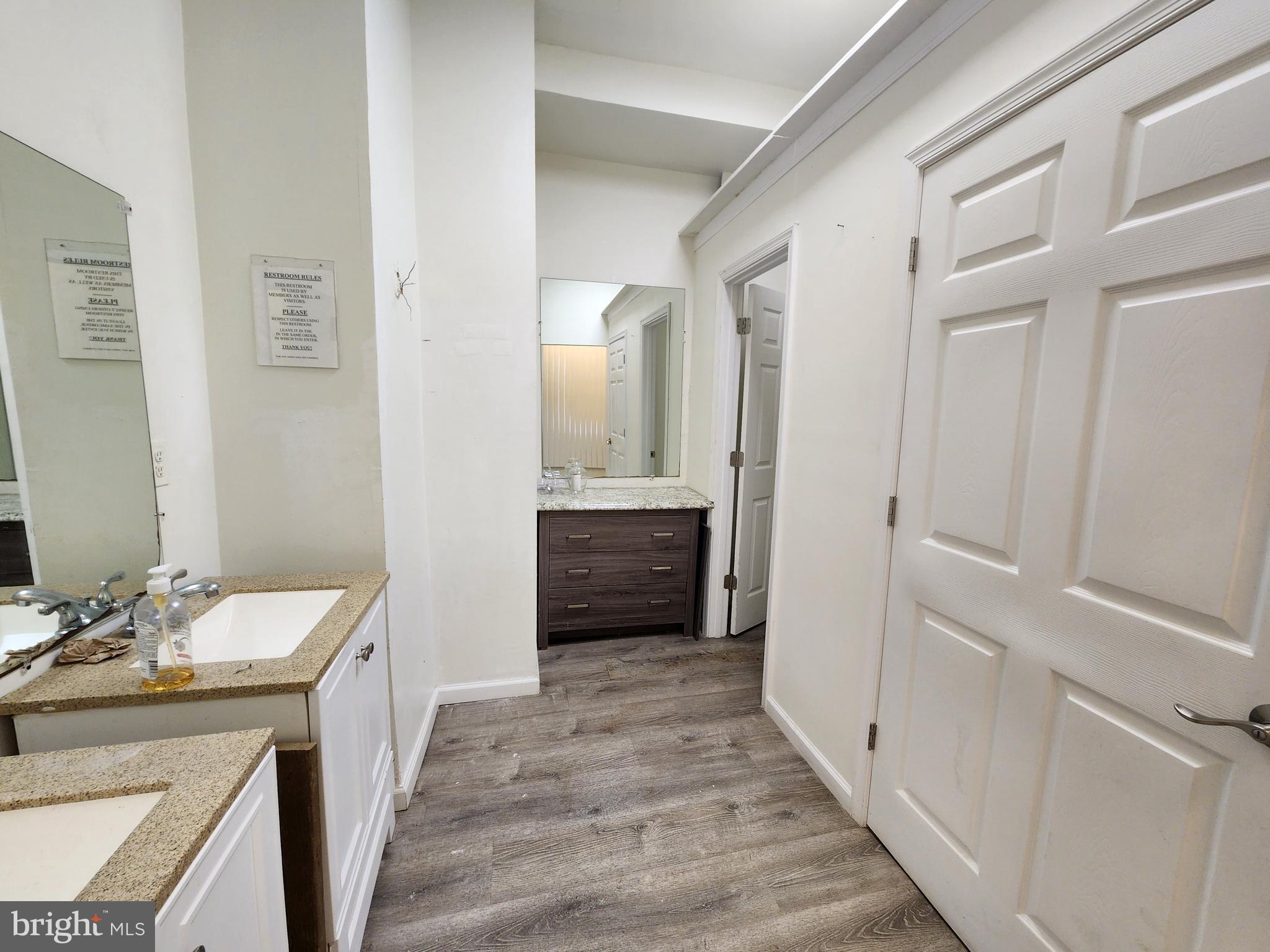 SANDTOWN-WINCHESTER - Residential