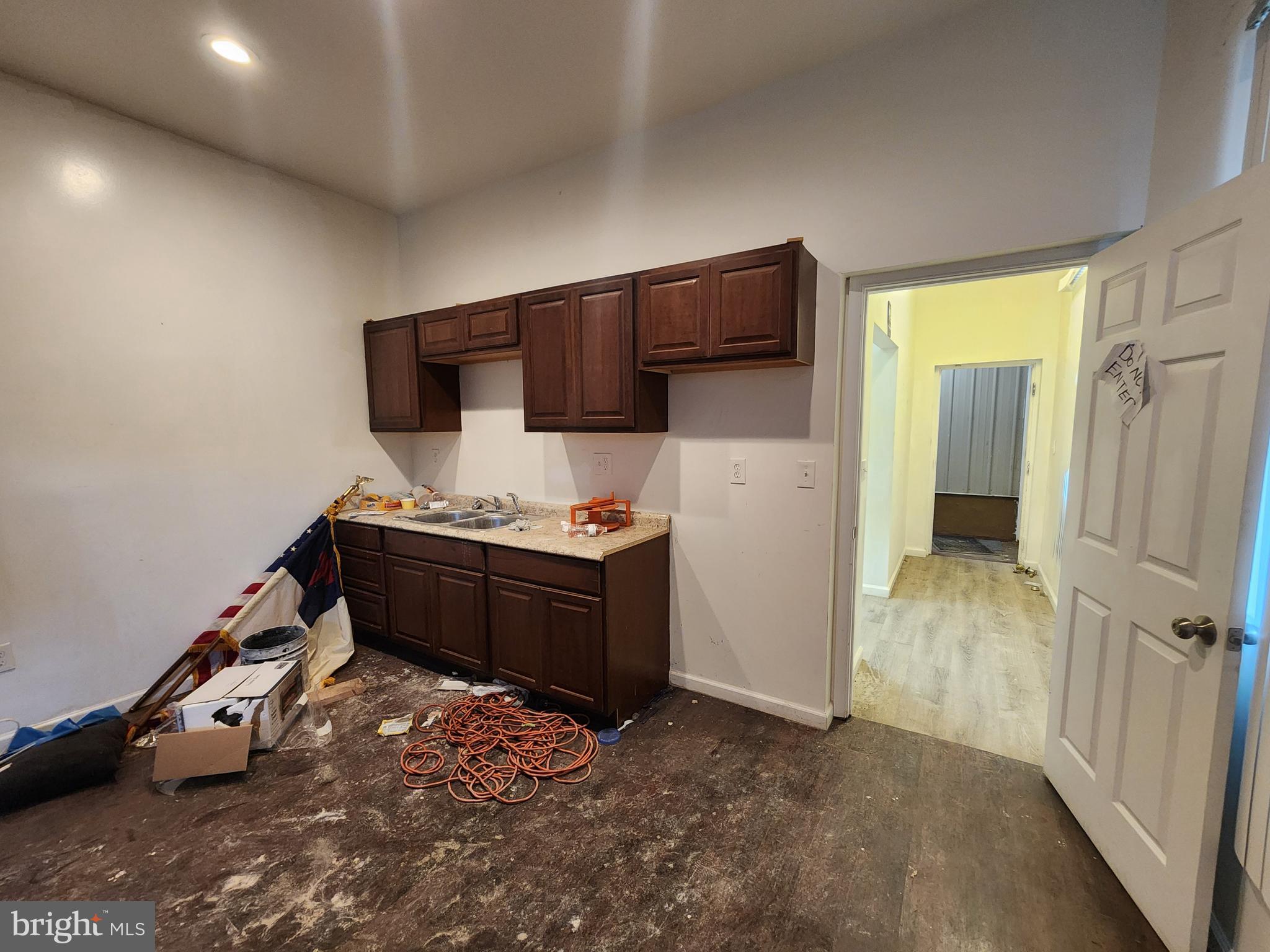 SANDTOWN-WINCHESTER - Residential