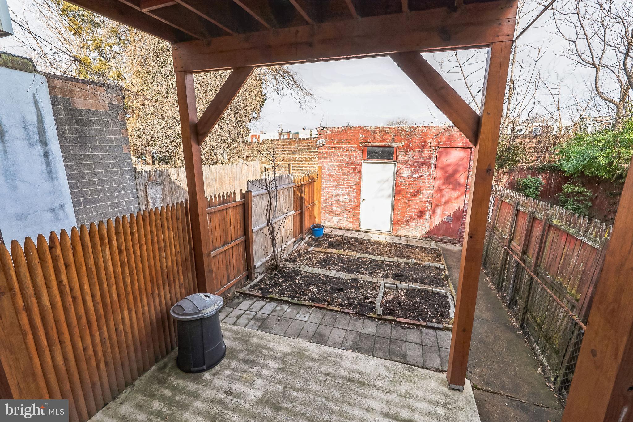 PORT RICHMOND - Residential Income