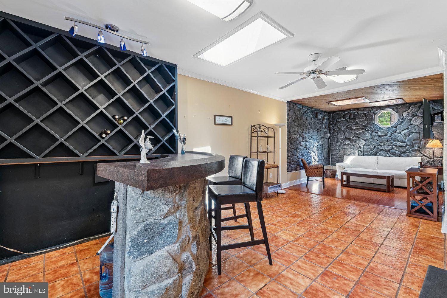 NEW CARROLLTON - Residential