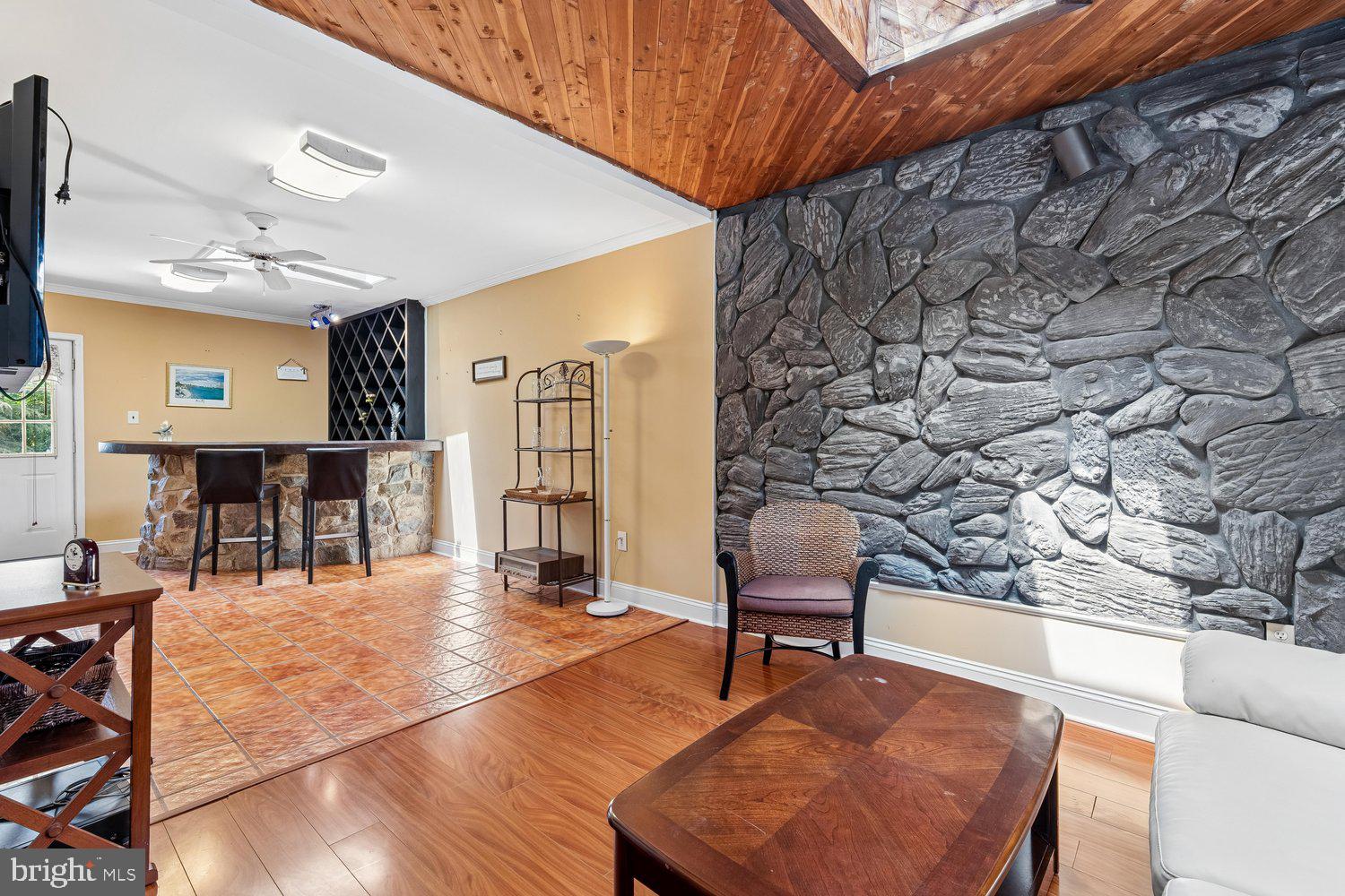 NEW CARROLLTON - Residential