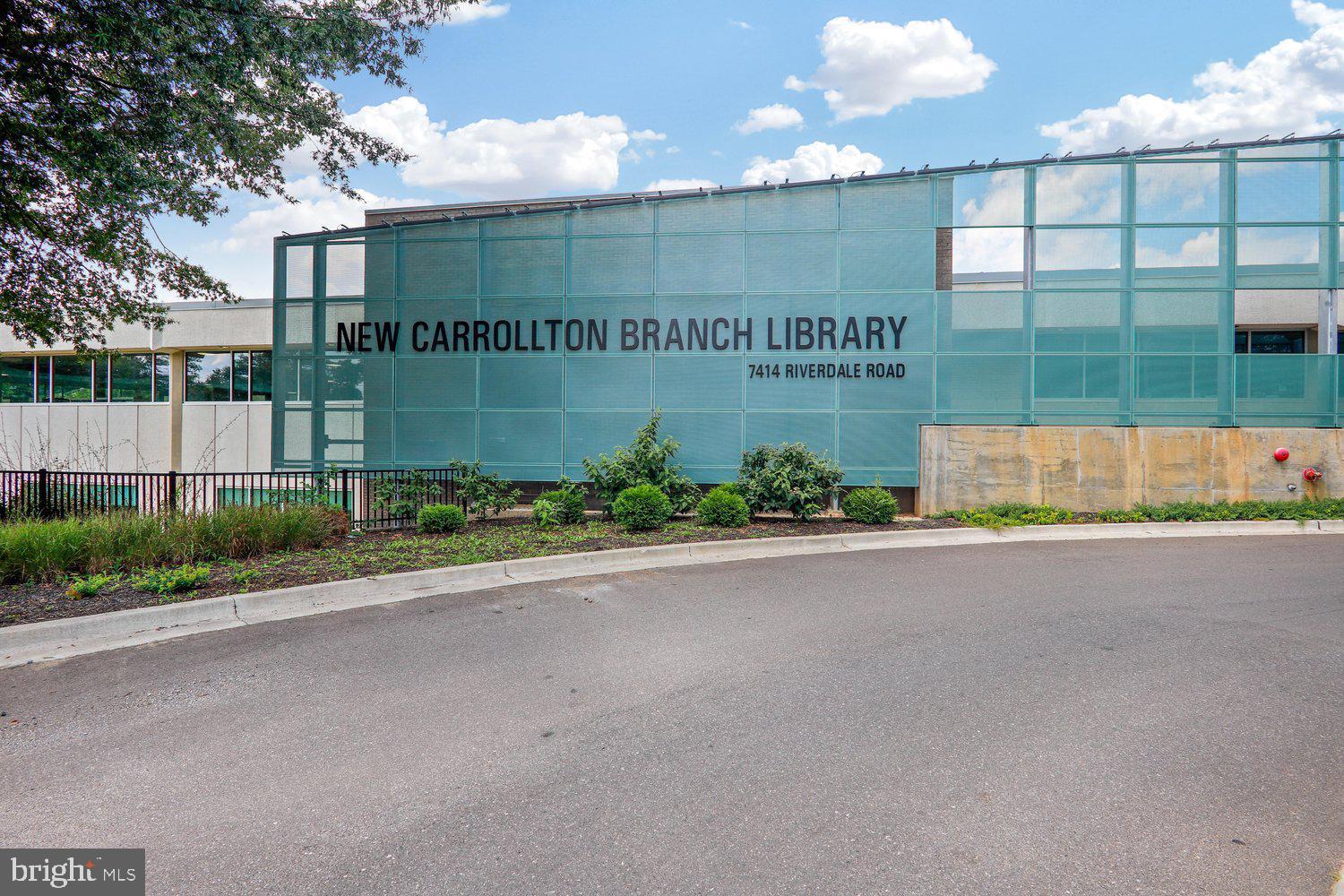 NEW CARROLLTON - Residential