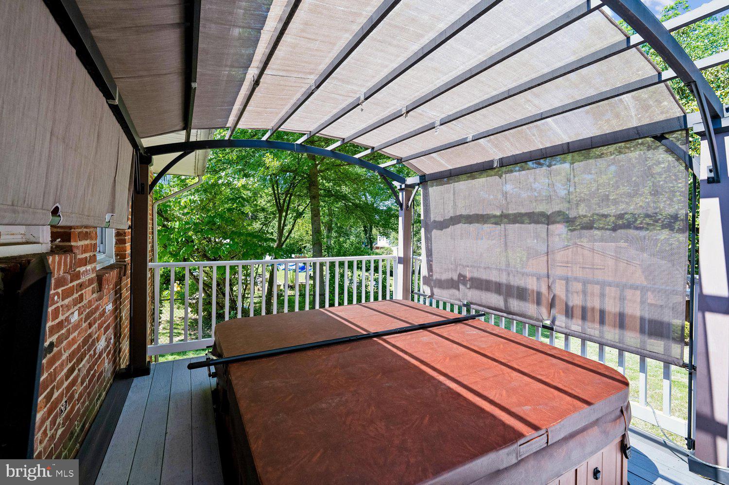 NEW CARROLLTON - Residential