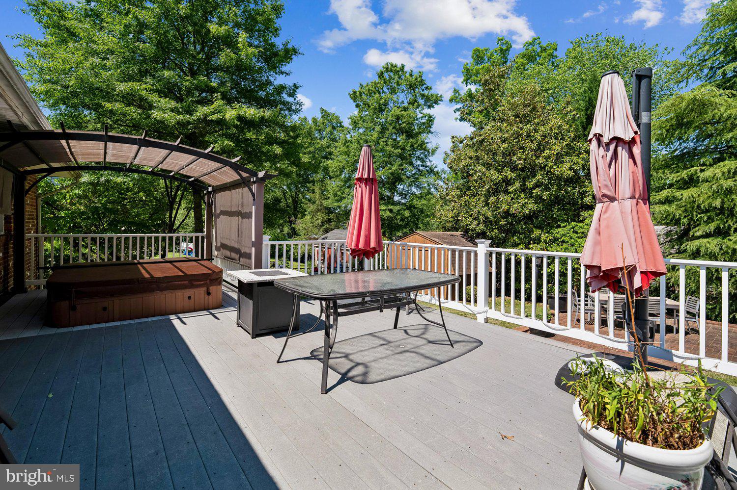 NEW CARROLLTON - Residential